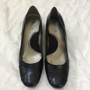 Black pumps with  stubby kitten heel